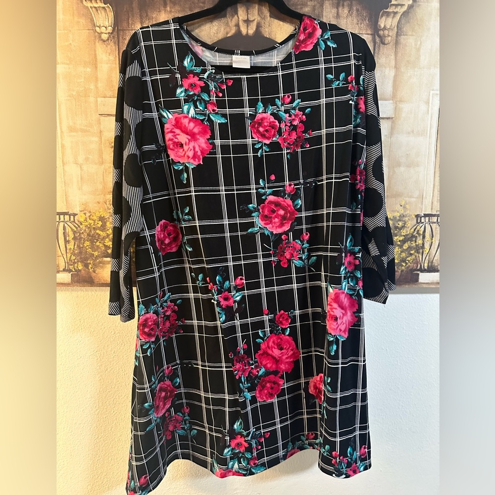 ⚫️Plaid Tunic with Pink Floral Print⚫️